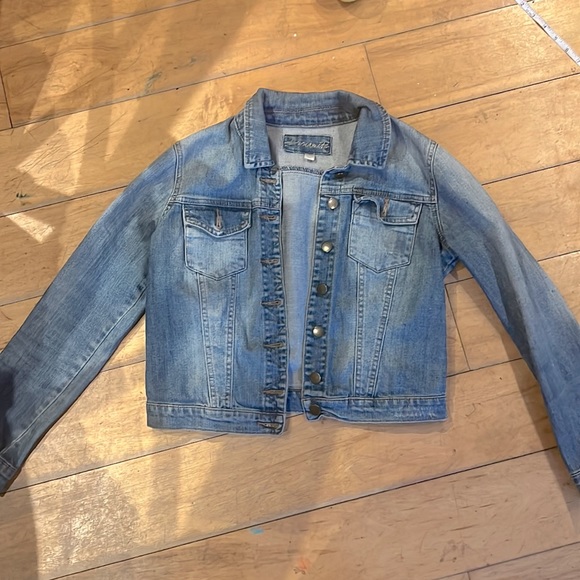 Jean jacket - Picture 1 of 2